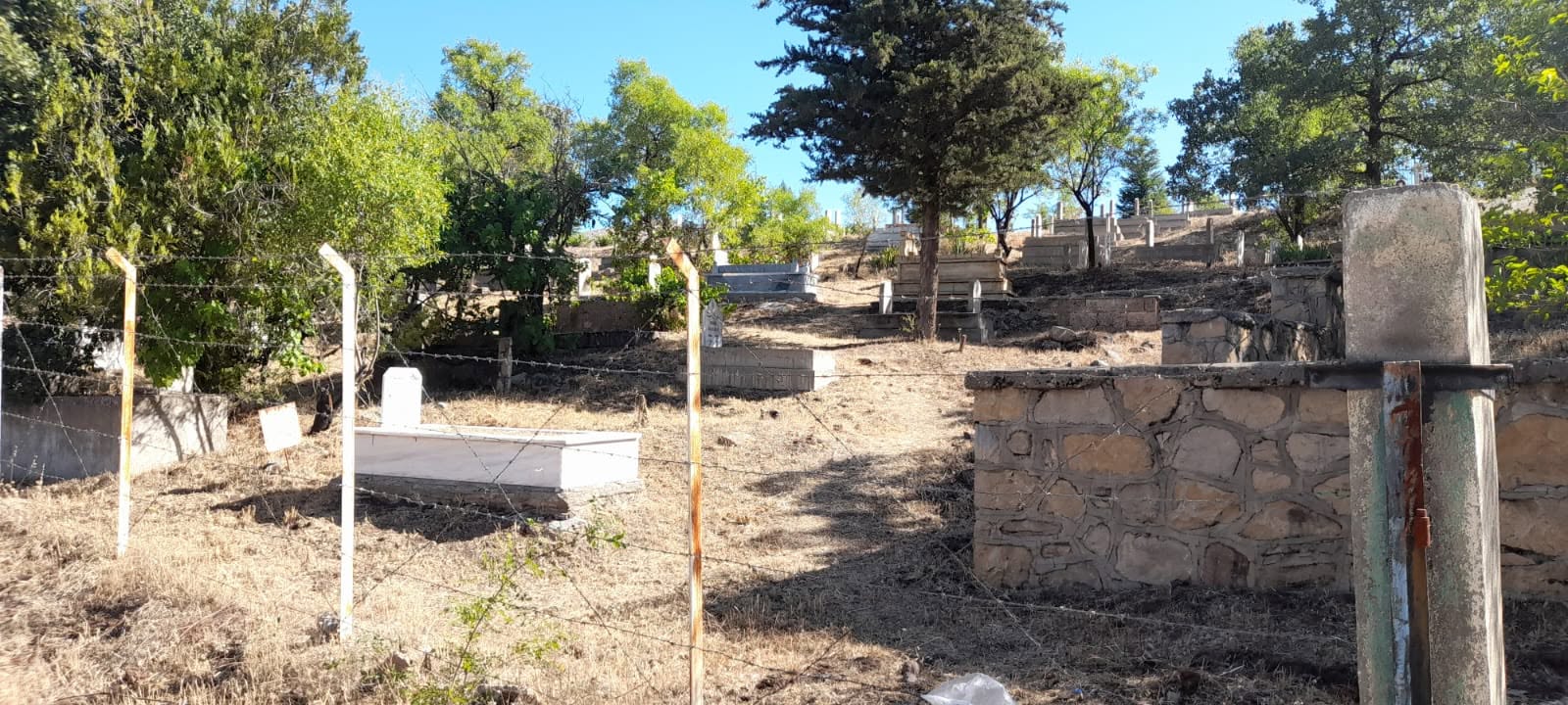 Mezarlık Temizliği